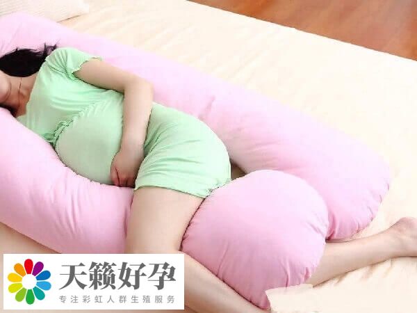 孕婦睡覺最好采取左側(ce) 臥位